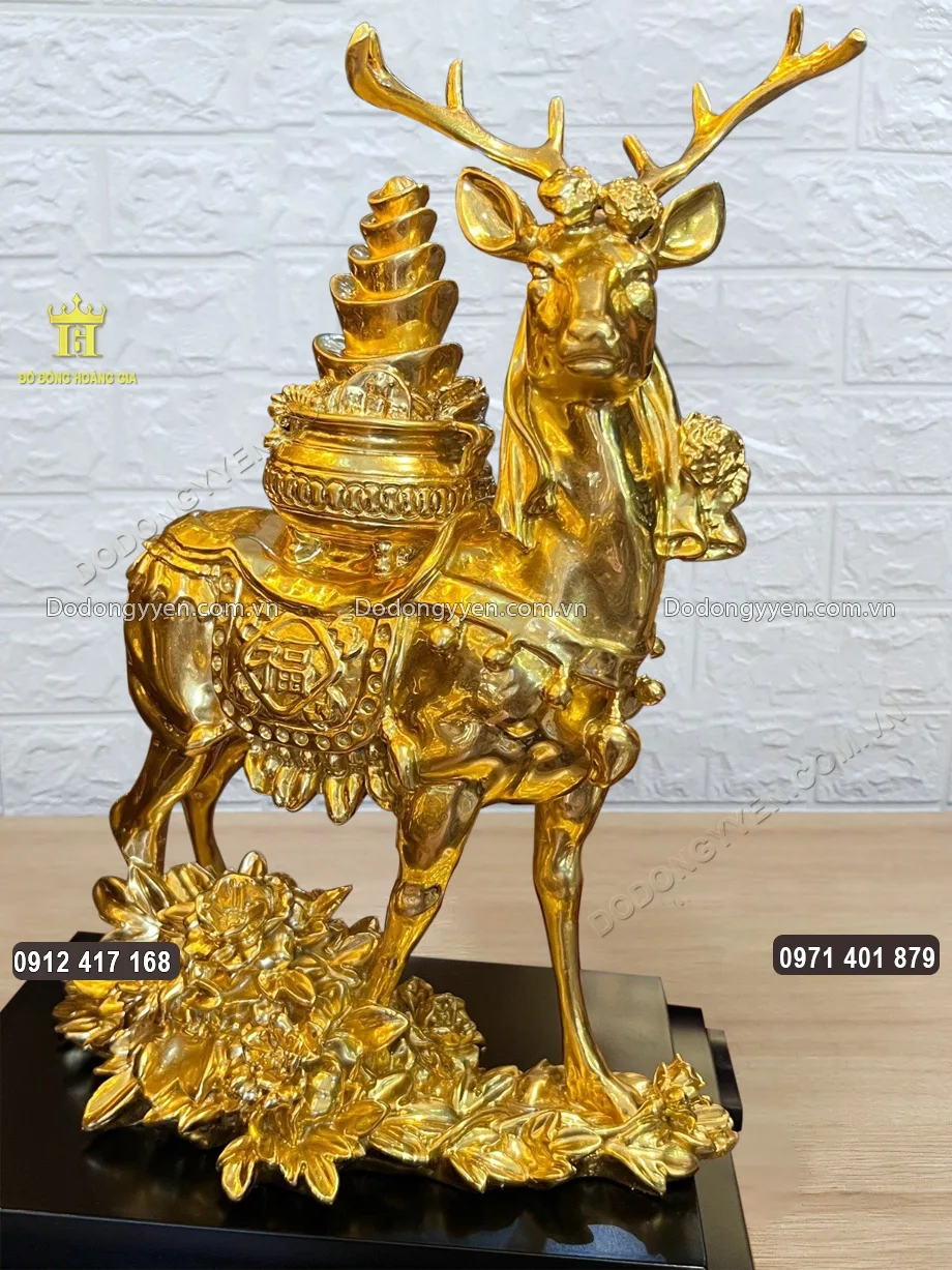 To&agrave;n bộ bề mặt vật phẩm được d&aacute;t v&agrave;ng 24k sang trọng